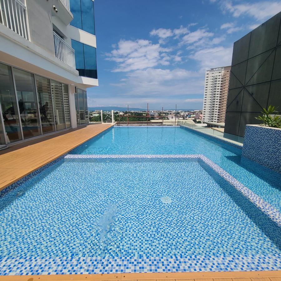 Inspiria Condo Free Airport Pickup For 3 Nights Stay Or More Davao Exterior foto
